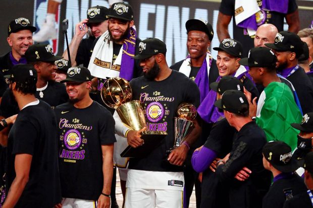 Basketbalisté Los Angeles Lakers získali 17. titul v NBA. Basketbalisté Los Angeles Lakers získali 17. titul v NBA.