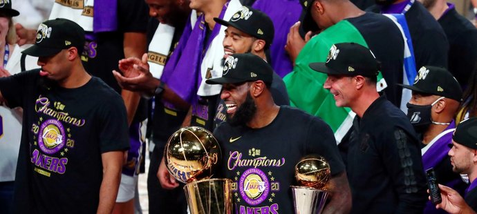 Basketbalisté Los Angeles Lakers získali 17. titul v NBA.