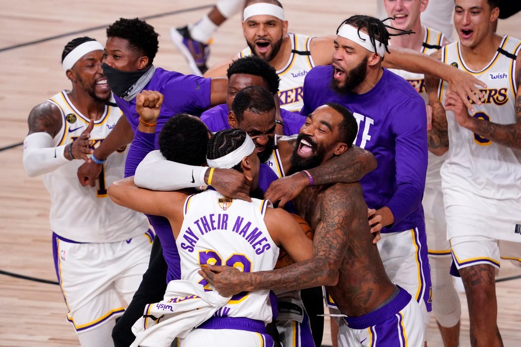 Basketbalisté Los Angeles Lakers získali 17. titul v NBA.