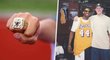 Bývalý basketbalista LA Lakers Slava Medvěděnko dává do dražby oba své mistrovské prsteny NBA. Výtěžek půjde na pomoc Ukrajině