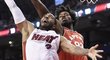 Basketbalisté Miami opět v NBA rozhodli poslední střelou