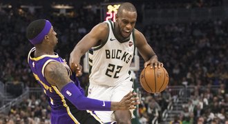 Antetokounmpo chyběl svým Bucks, přesto přetlačili Lakers. Zářil Lopez a Middleton