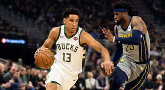 Milwaukee zdolalo Indianu a dál vede NBA. Oklahoma uspěla v prodloužení