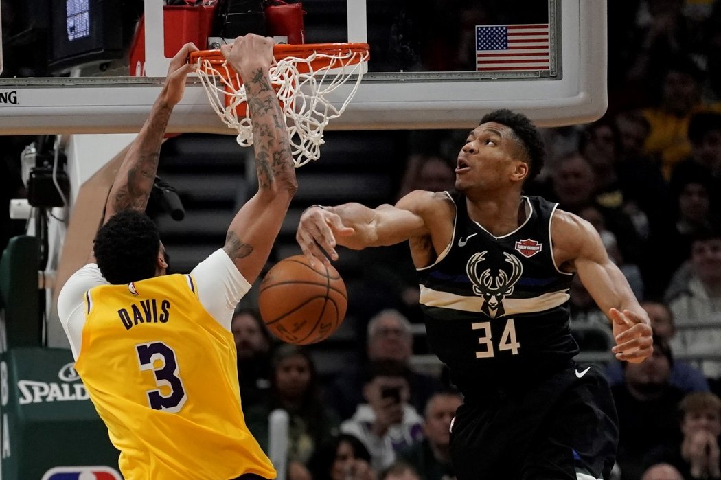 Milwaukee zdolalo v bitvě nejlepších týmů NBA Lakers