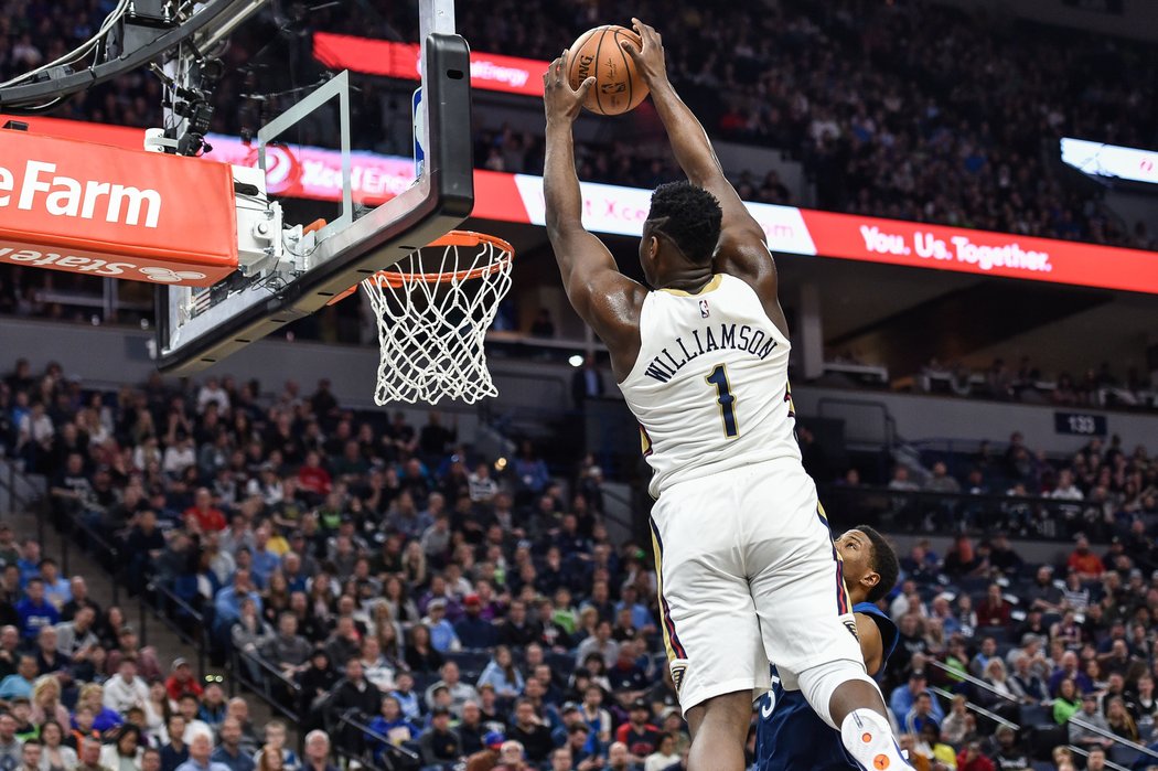 Létající obr Zion Williamson je novým fenoménem NBA