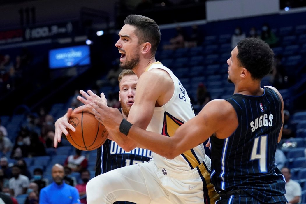 Tomáš Satoranský ve druhém přípravném zápase na NBA přispěl třemi body k vítězství New Orleans nad Orlandem.