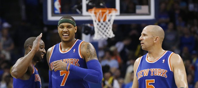 Hráči New York Knicks slaví výhru v úvodním kole play off