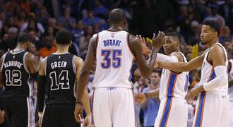 Durant se vrátil, Oklahoma City zdolala na úvod NBA San Antonio