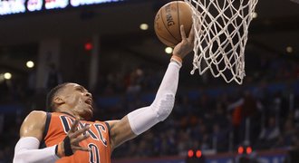 Westbrook se přiblížil rekordu ligy, Satoranský přidal 4 body