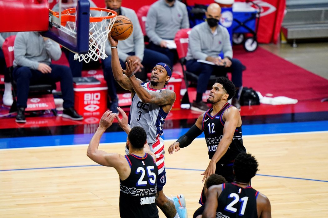 Basketbalisté Philadelphie Sixers zvítězili nad Washingtonem jasně 120:95 a osmifinále play off NBA vedou už 2:0 na zápasy.