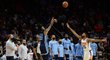 Basketbalisté Phoenixu prohráli v NBA podruhé za sebou, když těsně podlehli Memphisu 113:114