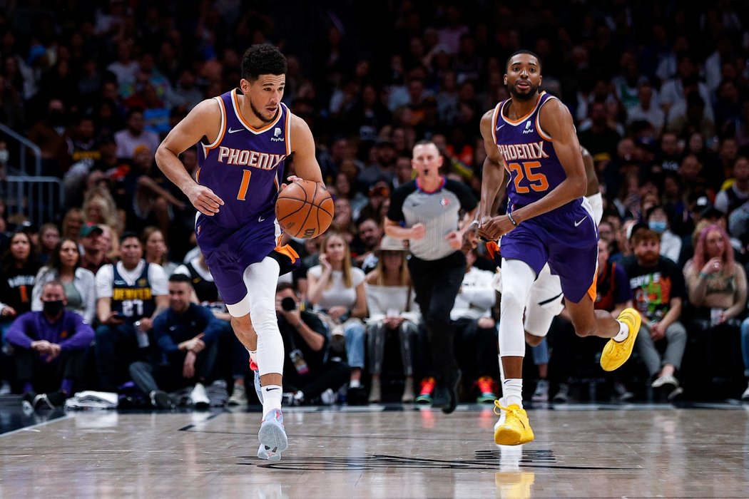 Basketbalisté Phoenixu si zajistili prvenství v základní části NBA.