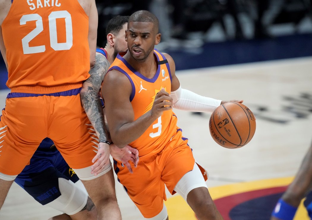 Chris Paul táhl Phoenix za další výhrou 27 body