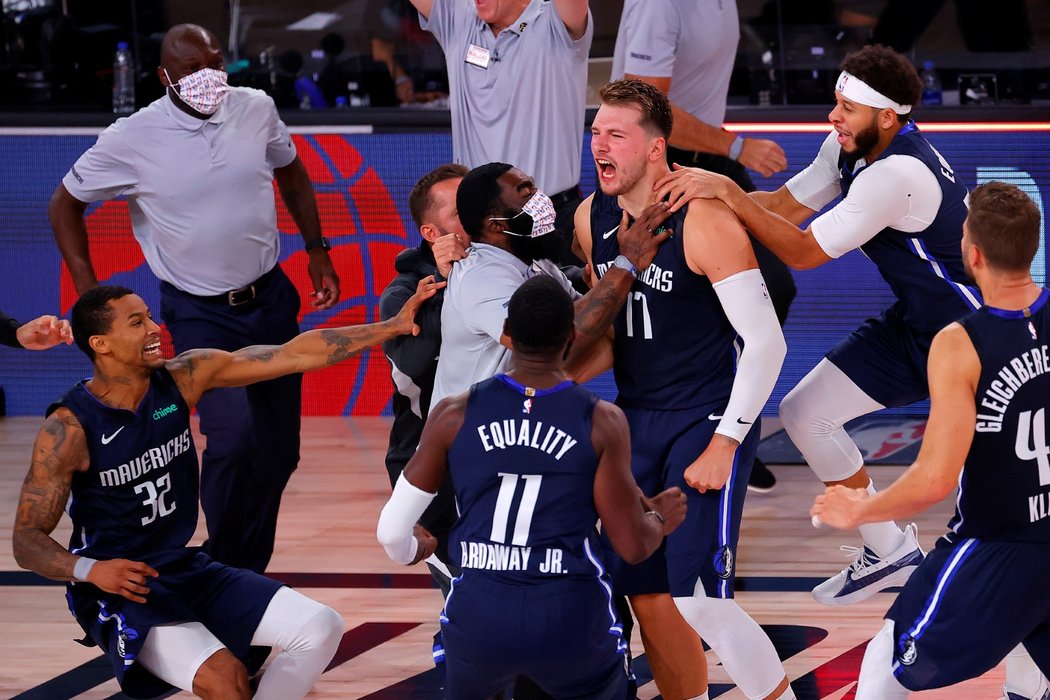 Luka Dončič rozhodl neuvěřitelnou trojkou s klaksonem o srovnání série svého Dallasu s LA Clippers