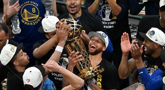 Dokonáno. Golden State slaví sedmý titul v NBA! Curry se stal poprvé MVP finále