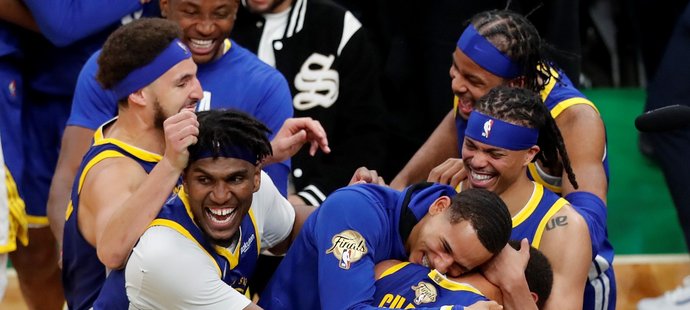 Golden State Warriors začínají oslavovat sedmý titul NBA v klubové historii