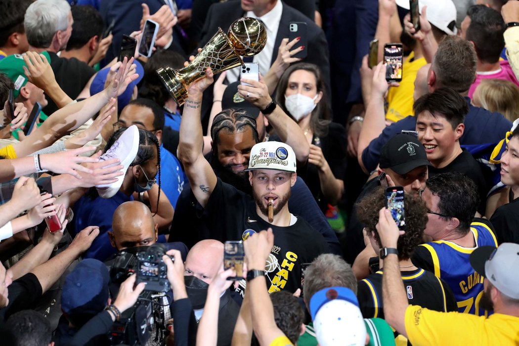 Golden State Warriors slaví sedmý titul v NBA
