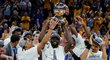Golden State Warriors oslavují postup do finále play off NBA
