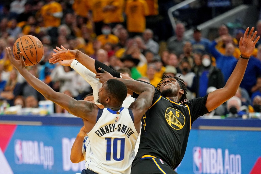 Golden State Warriors vyřadili Dallas a po třech letech míří do finále NBA