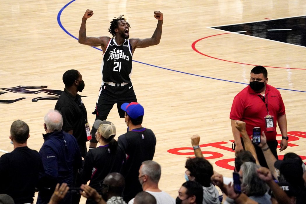 Patrick Beverley slaví postup do semifinále NBA