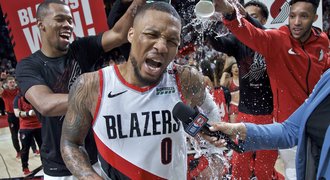 Lillard dalekonosnou trojkou poslal Portland do čtvrtfinále NBA