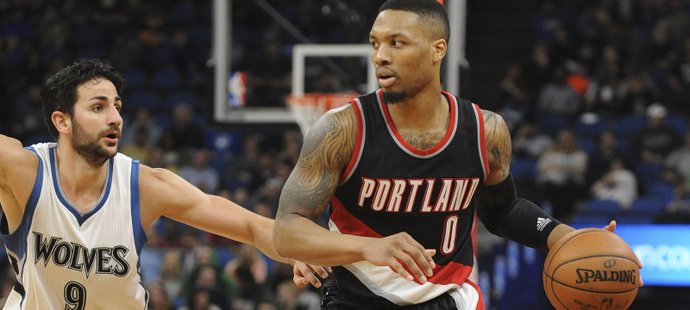 Damian Lillard musel se svým týmem spolknout těsnou porážku