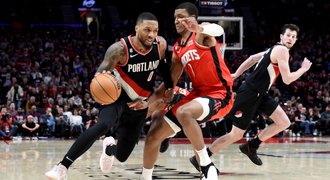 Hledal poslíčka s jídlem, trofej i trikot. Pak Lillard vyrovnal rekord NBA