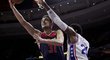 Tomáš Satoranský v přípravě na NBA v dresu Washingtonu v zápase proti Philadelphii