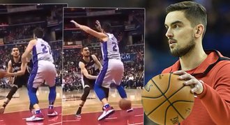 Satoranského drzost v NBA! Soupeře vyškolil přihrávkou mezi nohy