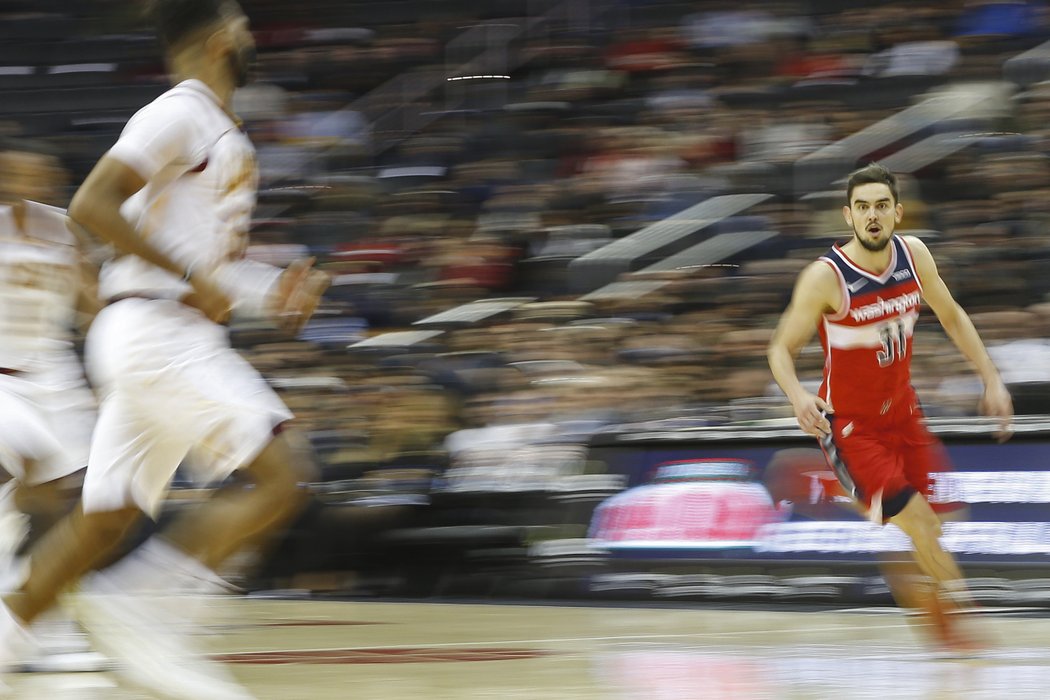 Basketbalisté Washingtonu porazili v NBA na domácí palubovce 119:95 Cleveland a připsali si třetí vítězství za sebou.