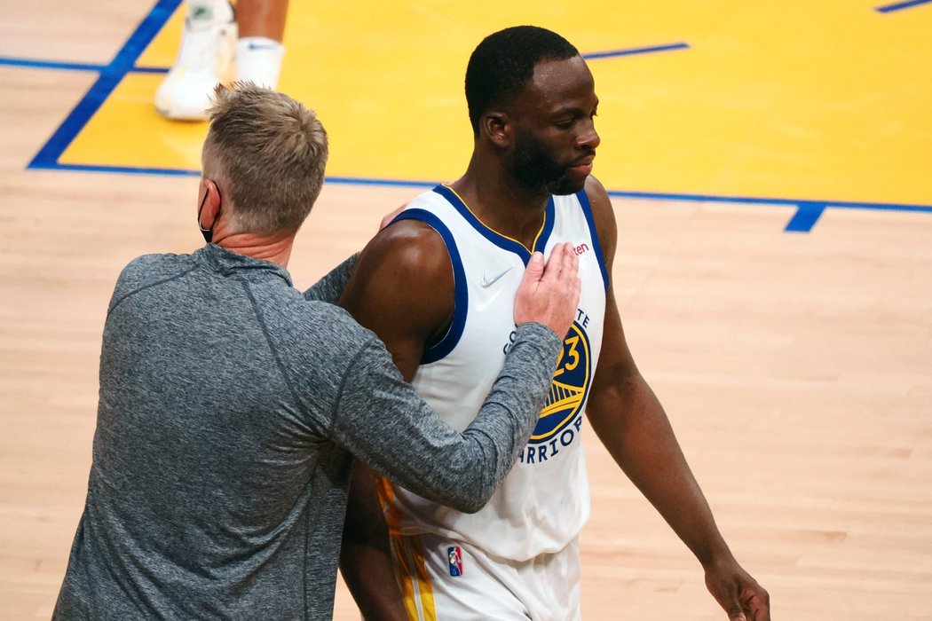 Kouč Golden State Warriors Steve Kerr s Draymondem Greenem