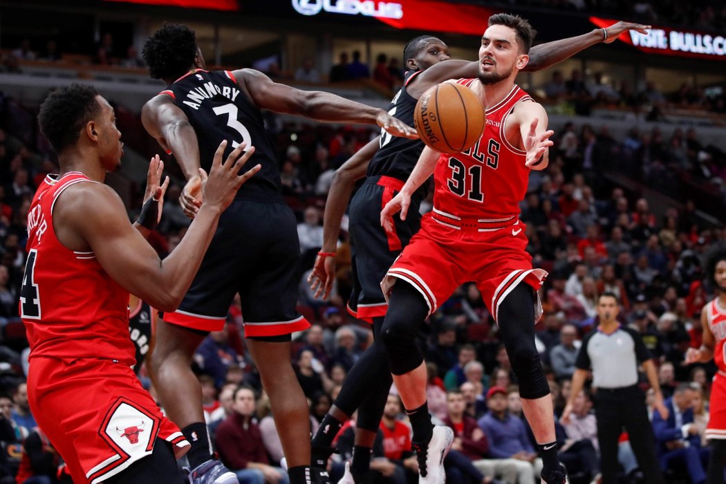 Satoranského double double porážku Bulls s mistrem NBA neodvrátil