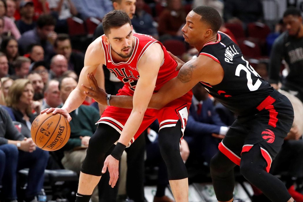 Satoranského double double porážku Bulls s mistrem NBA neodvrátil