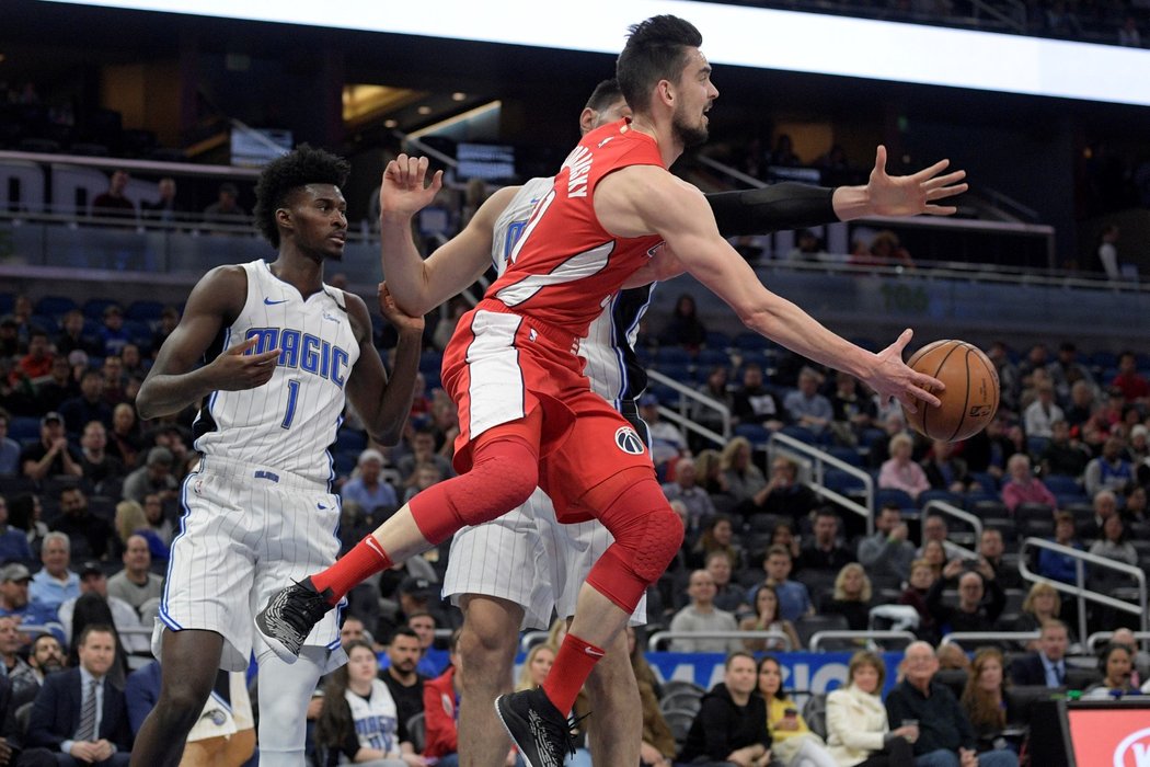 Ani druhý nejlepší střelecký výkon Tomáše Satoranského v NBA v podobě 21 bodů nepomohl Washingtonu odvrátit prohru 119:132 se San Antoniem.