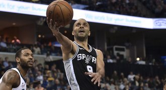 Parker po 17 letech opouští v NBA Spurs, odchází do Charlotte