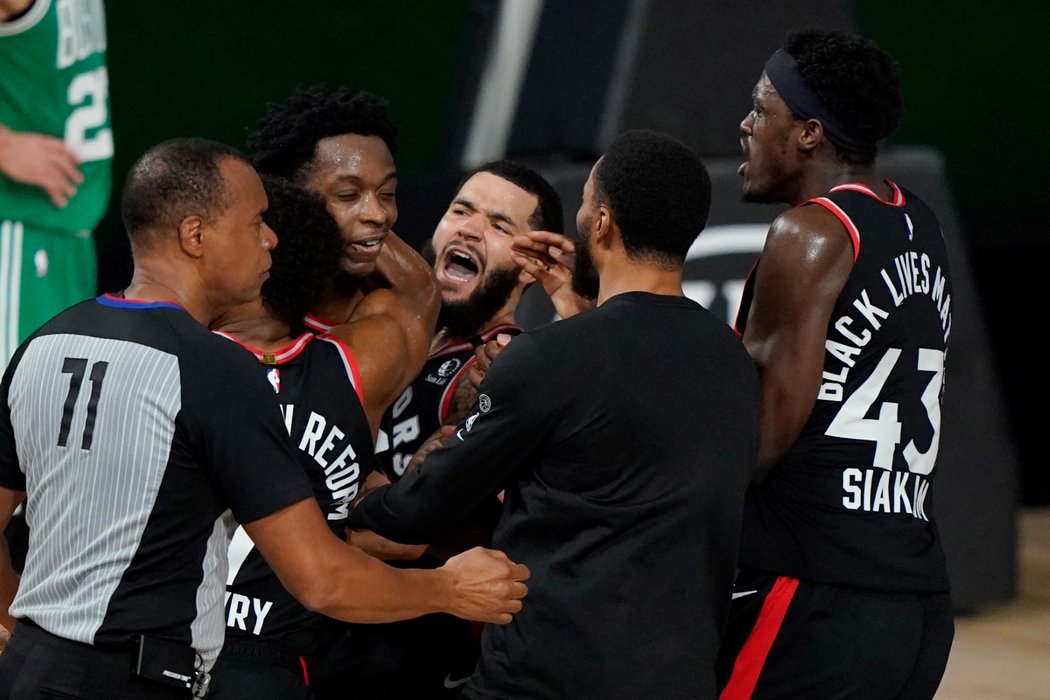 Basketbalisté Toronta v druhém kole play off NBA poprvé porazili Boston.