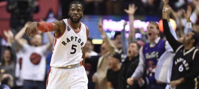 DeMarre Carroll slaví s Raptors postup