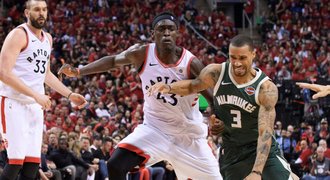 Toronto snížilo, po druhém prodloužení zdramatizovalo sérii s Milwaukee