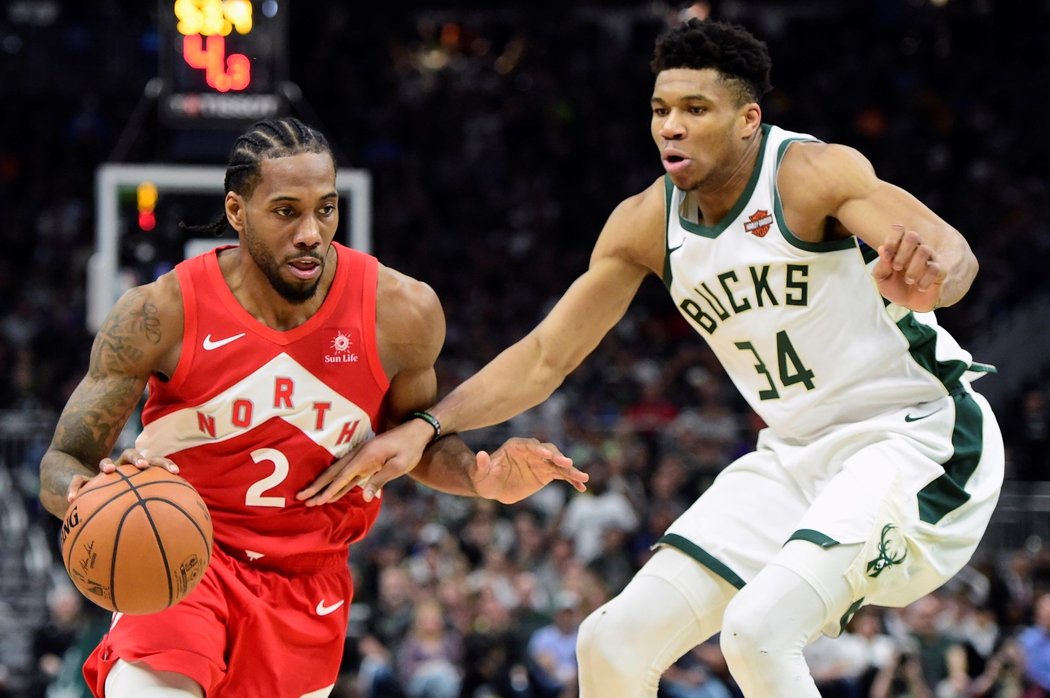 Basketbalisté Toronta zvítězili na palubovce Milwaukee 105:99 a dělí je jedno vítězství od finále NBA