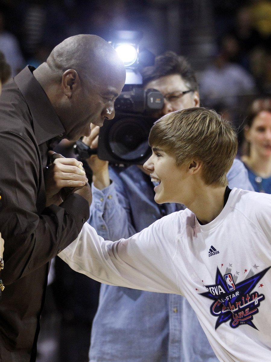 Justin Bieber a Magic Johnson