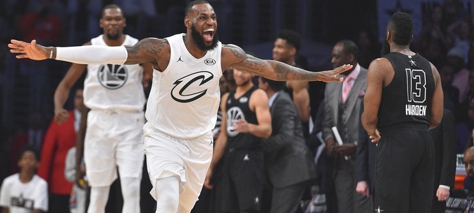 LeBron James byl potřetí v kariéře zvolen nejlepším hráčem Utkání hvězd