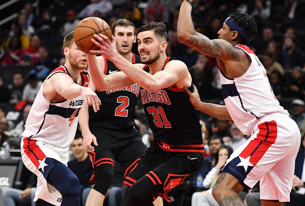 Satoranského dobrý výkon na vítězství nestačil, Chicago prohrálo pošesté v řadě