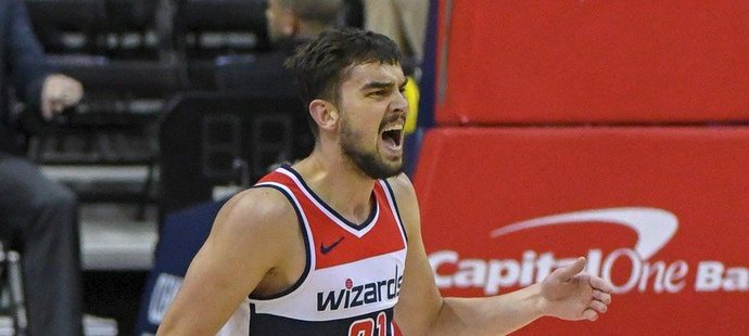 Český basketbalista Tomáš Satoranský válčí v barvách Washingtonu