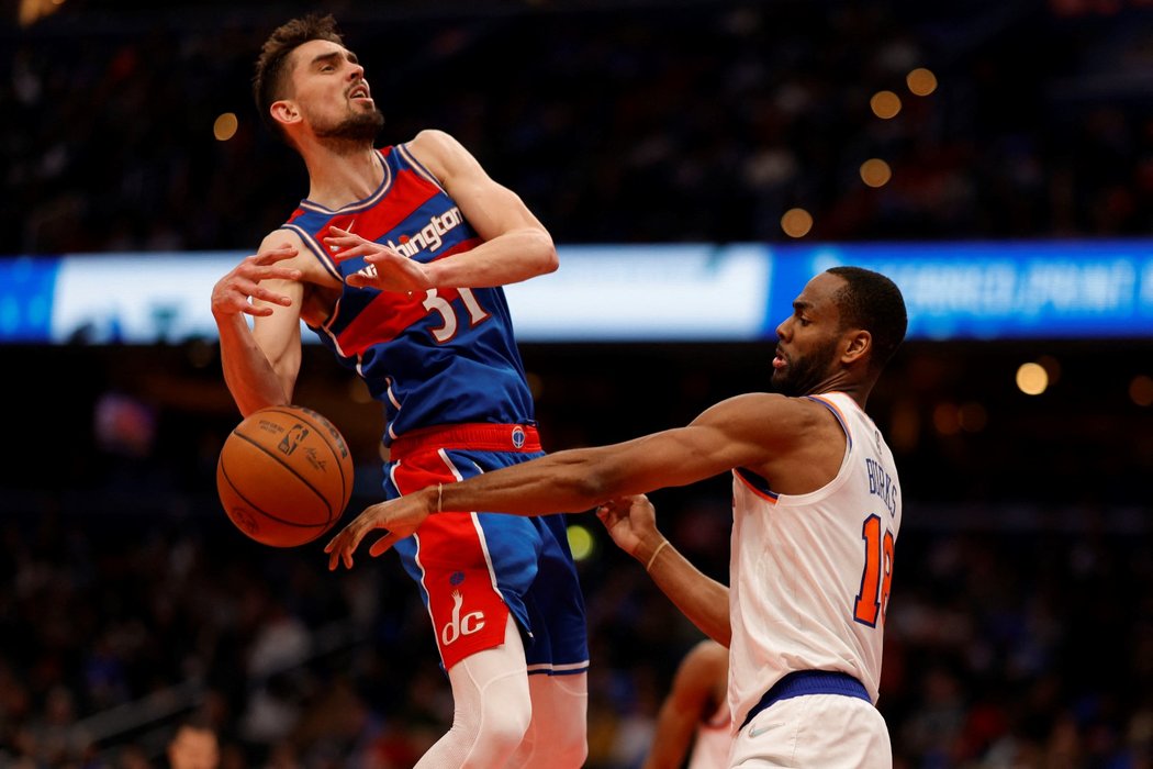 Tomáš Satoranský během utkání s NY Knicks