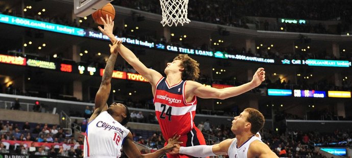 Porážkou s Clippers (na snímku) nelichotivá série začala, proti Clevelandu ji však Wizards ukončili vítězstvím 101:98