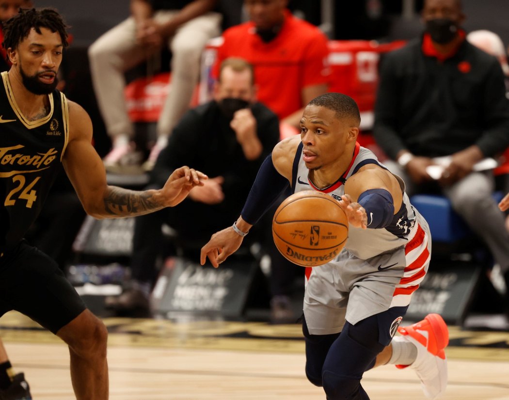 Russell Westbrook si při výhře Washingtonu připsal již 180. triple double v kariéře a už v příštím utkání může dorovnat rekord ligy