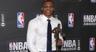 Westbrook kraloval, byl vyhlášen nejužitečnějším hráčem NBA