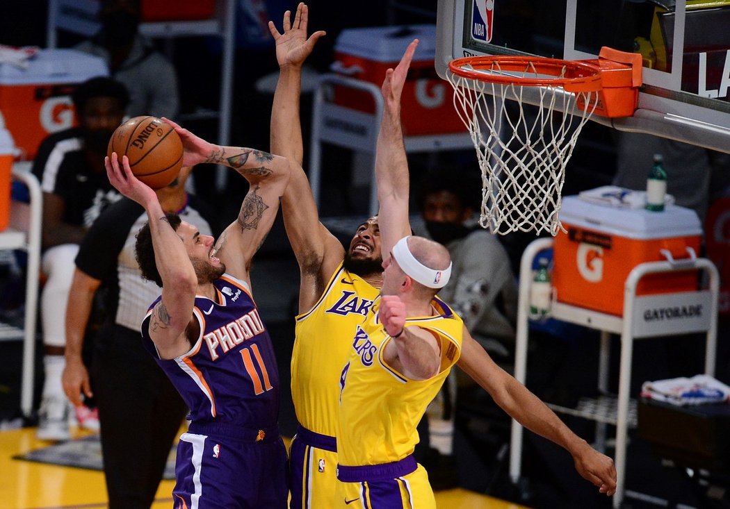 Basketbalisté Los Angeles Lakers nestačili na Phoenix