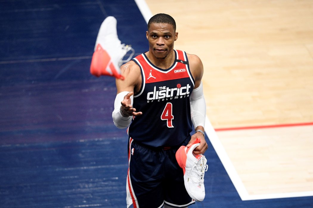 V utkání Russell Westbrook dalším triple doublem pomohl Washingtonu k vítězství