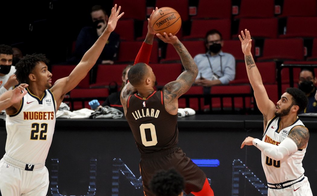 Damian Lillard dotáhl Portland do play off na úkor Lakers, kteří musí do předkola